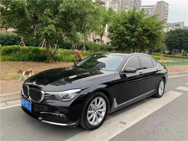 寶馬